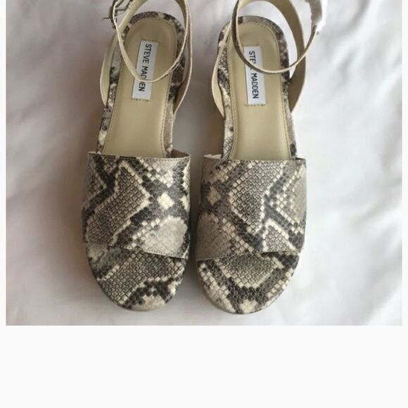 STEVE MADDEN CROC MOTIF PLATFORM SANDALS.… - Picture 2 of 8